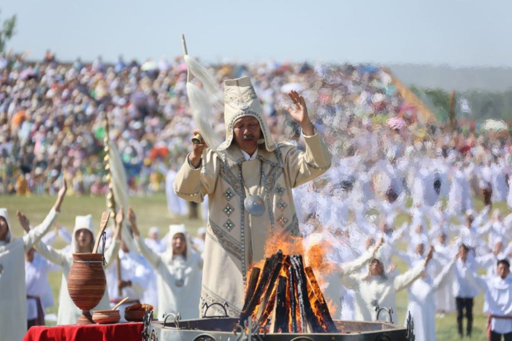 Сердечно поздравляем Вас с Ысыахом Туймаады!