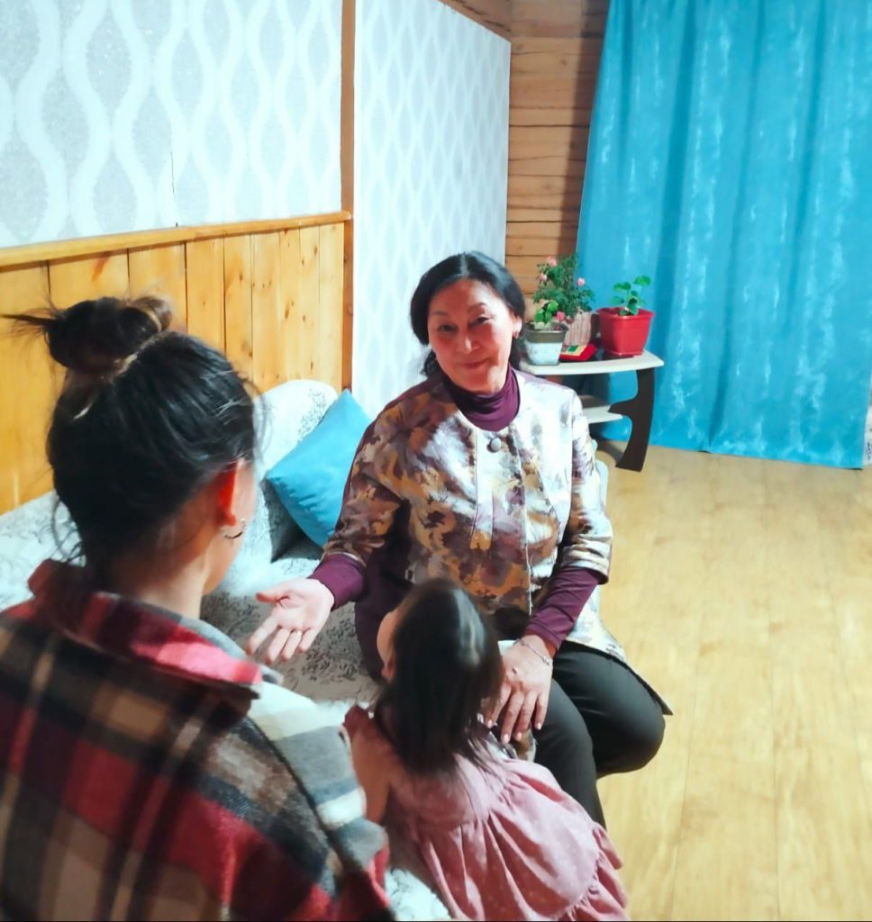 Проект «За мир в семье: семейная медиация» гостит у многодетной семьи